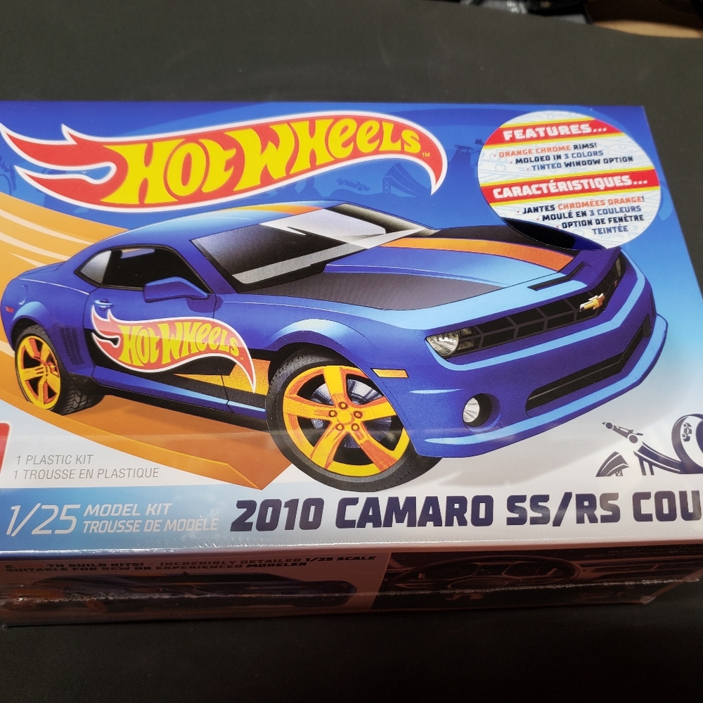 2010 Hot Wheels Chevy Camaro model kit